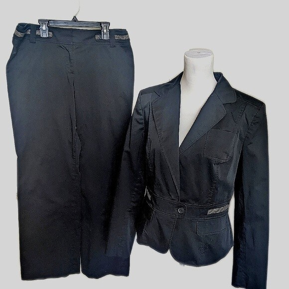 LOFT Jackets & Blazers - Ann Taylor LOFT black fitted pantsuit (Julie trousers) EUC - size 10